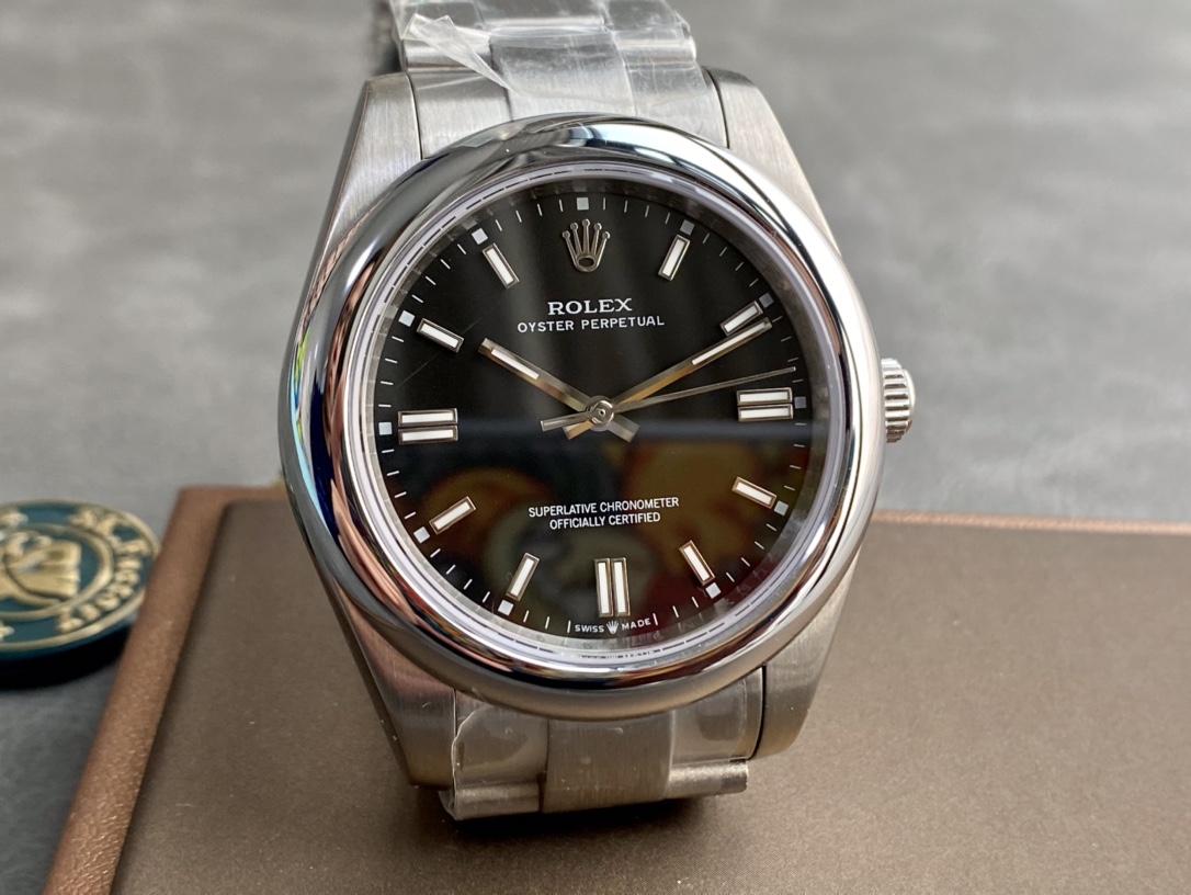 Rolex Oyster Perpetual m124300-0008